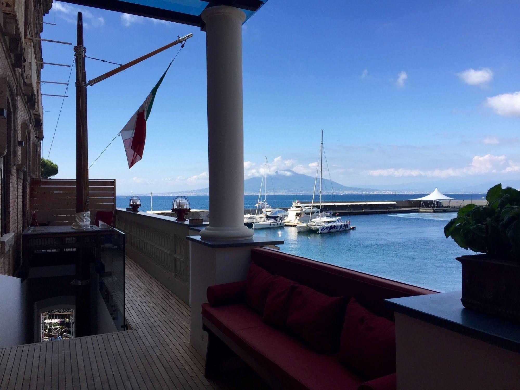 סורנטו Yacht Club Capo Cervo Suites B&B מראה חיצוני תמונה